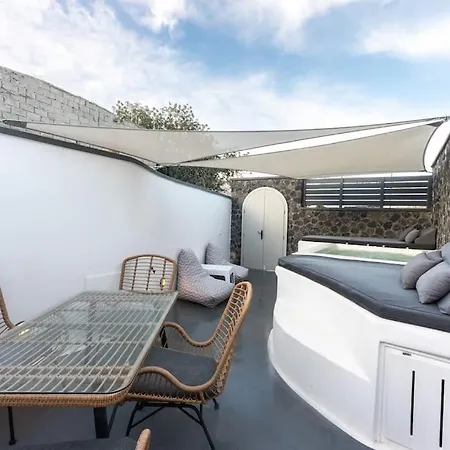 Βίλα Sun Naam Santorini With Heated Jacuzzi *