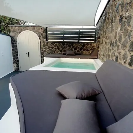 Sun Naam Santorini With Heated Jacuzzi Βίλα *