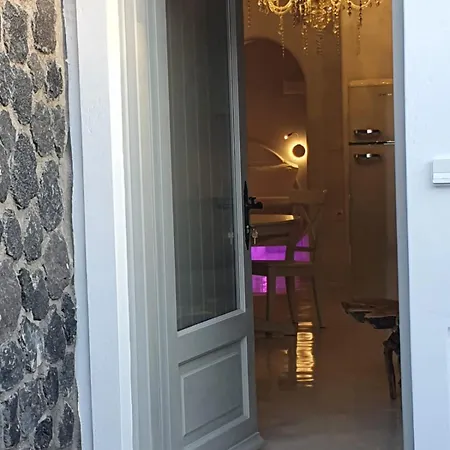 Sun Naam Santorini With Heated Jacuzzi Καρτεράδος